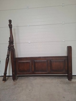 Cama de 1,50m Madera Nogal Maciza. Pieza única.