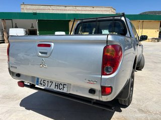 Mitsubishi L 200 2011