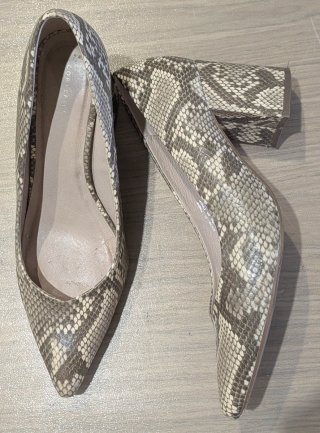Zapatos print serpiente