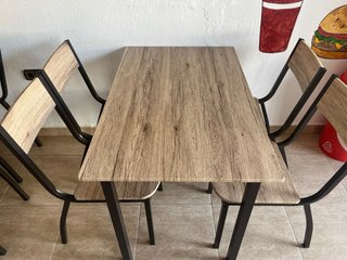 Mesa y 4 sillas madera y metal