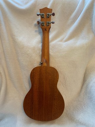 Ukulele Kmise con accessori