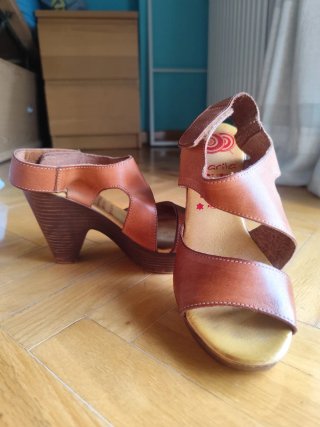 Sandalias Piel Marrón