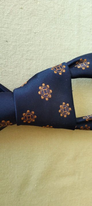 Corbata vintage azul y dorada
