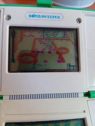 Nintendo Game & Watch Bomb Sweeper
