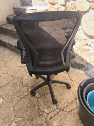 Silla de oficina negra