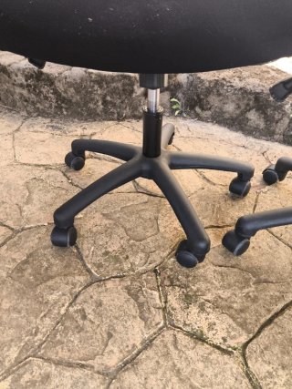 Silla de oficina negra