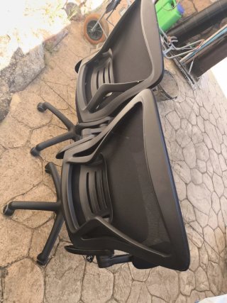 Silla de oficina negra