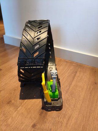Hot Wheels Loop Monster Truck y Coche