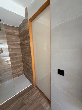 Puerta corredera cristal mate con guía