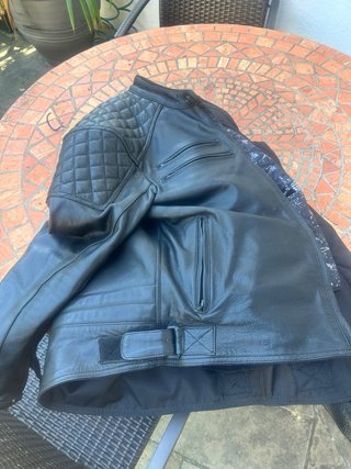 Chaqueta de cuero negra para moto. Arista XL