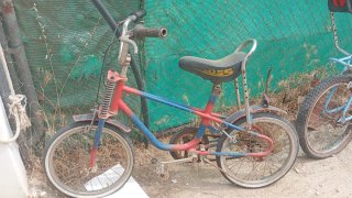 Bicicleta Cross Roja y Azul Antigua