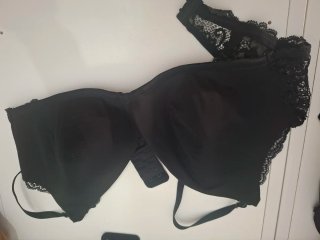 Sujetador negro con encaje lactancia.