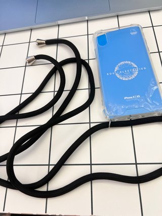 Custodia iPhone X/XS con cordino nero