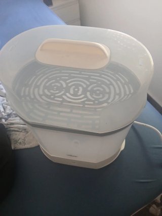 Esterilizador de biberones Chicco está COMO NUEVO