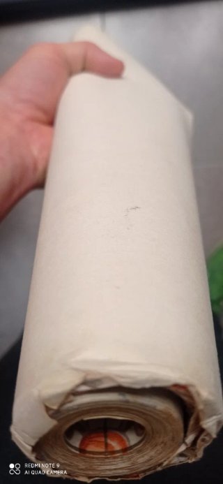 Papel pintado con diseño floral
