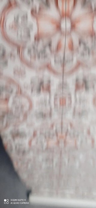 Papel pintado con diseño floral