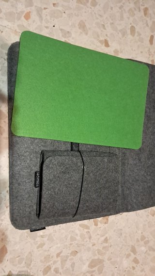 Funda portátil 14 gris fieltro