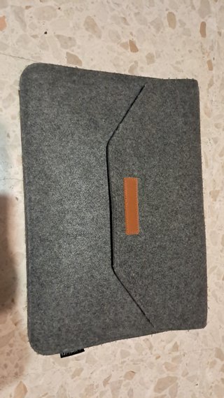 Funda portátil 14 gris fieltro