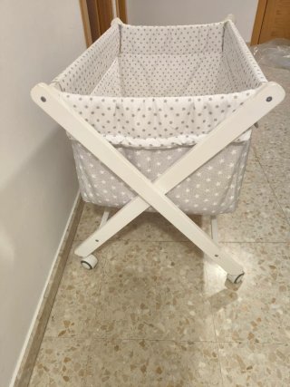 Minicuna bebé con ruedas