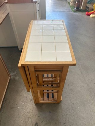 MESA DE COCINA CON TABURETES