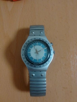 Reloj Swatch Hombre Azul y Plateado