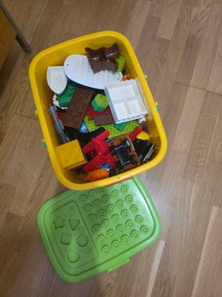 Scatola di pezzi Lego Duplo