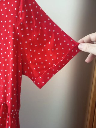 Vestido de bolinhas vermelho