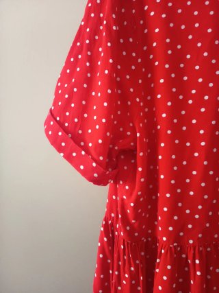 Vestido de bolinhas vermelho