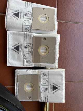 Aspiradora Amazon + Accesorios y 9 Bolsas