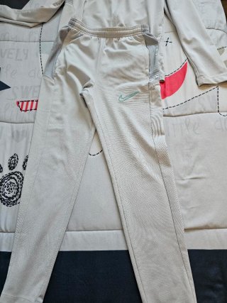 Nike Dri-Fit Ropa Deportiva Niño Talla M