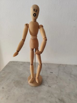 Maniquí de madera articulado Ikea