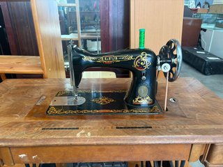 MÁQUINA DE COSER ALFA