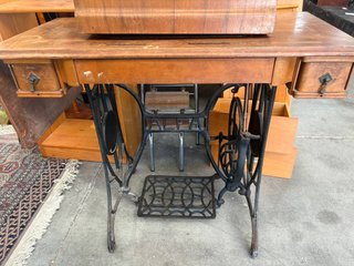 MÁQUINA DE COSER ALFA
