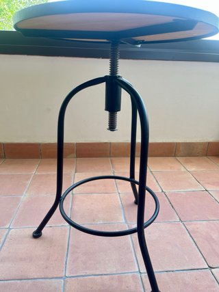Tavolino ausiliario industriale in legno e metallo