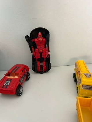 Lote de vehículos y juguetes infantiles