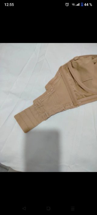 3 Sujetadores Beige y Blanco