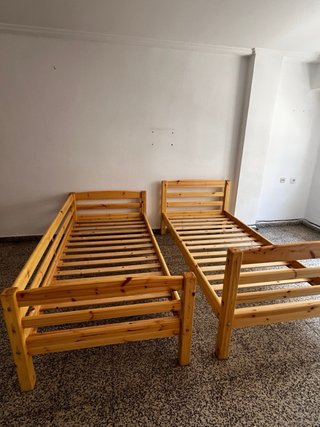 Litera infantil de madera.