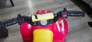 Quad infantil rojo y amarillo
