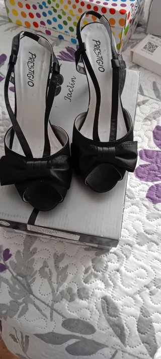 Bolso de fiesta plateado con pedrería