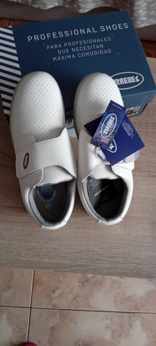 Bolso de fiesta plateado con pedrería