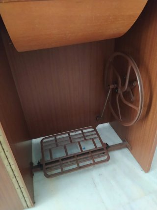 Máquina de coser Sigma Zig-Zag con mueble