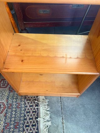 ESTANTERÍA DE MADERA