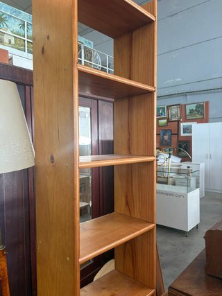 ESTANTERÍA DE MADERA