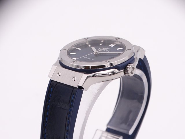 HUBLOT Classic Fusion 38 Azul PAPELES