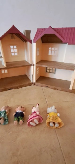 Casa Sylvanian Families con figuras