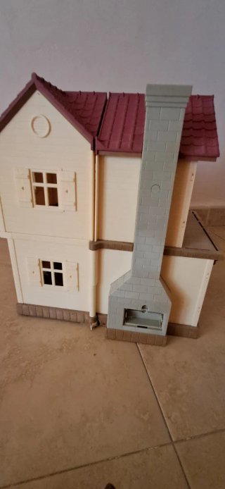 Casa Sylvanian Families con figuras