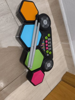Batería infantil con baquetas