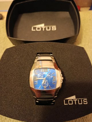 Reloj Lotus Azul y Plateado
