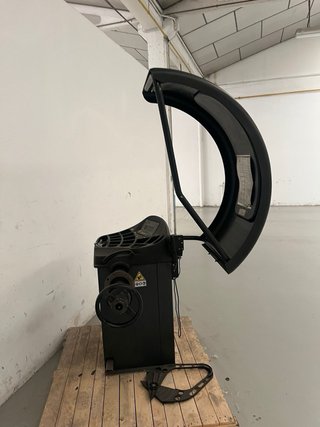 Equilibradora de ruedas Ravaglioli
