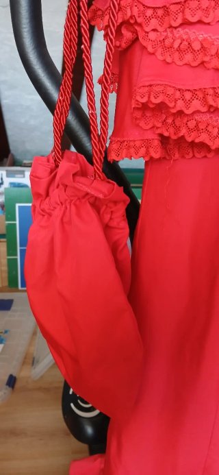 Traje de flamenca rojo y blanco